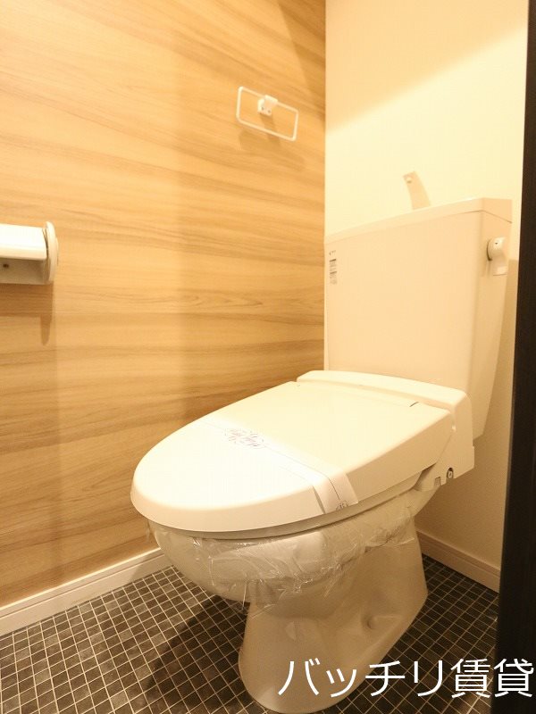 トイレ　同型タイプの為、現状を優先いたします