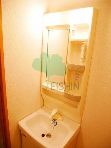 洗面設備　シンプルで使いやすい洗面台です！
