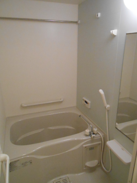 バス・シャワールーム　追焚機能付浴槽・浴室乾燥機完備