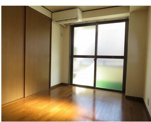 居室・リビング　こちらのリビングで趣味の時間をお楽しみください