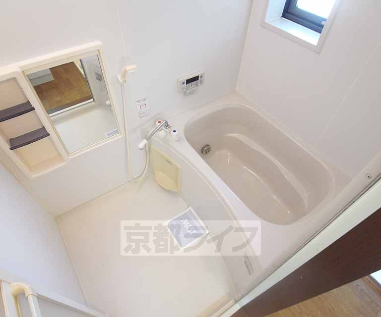 バス・シャワールーム　追い焚き機能つきの浴室です。