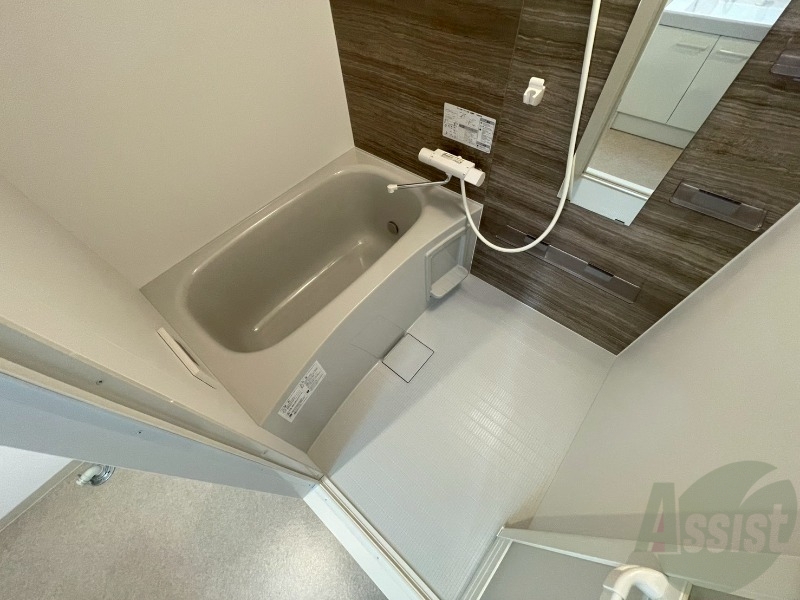 バス・シャワールーム　お風呂になります。一日の疲れを癒してくださいね。