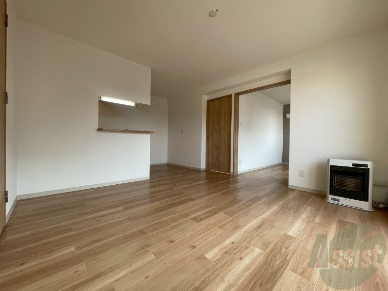 居室・リビング　広々としたリビングですね。使い勝手がよさそうですね！