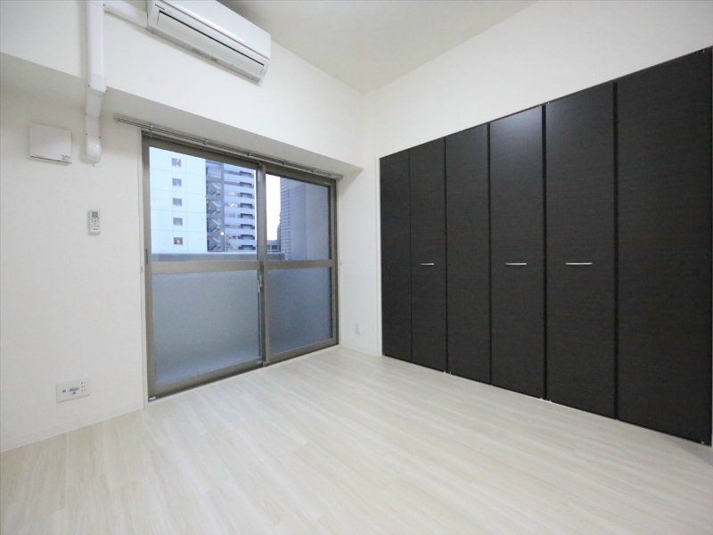 バルコニー　洋室6帖　クローゼット付　南面バルコニー　エアコン完備