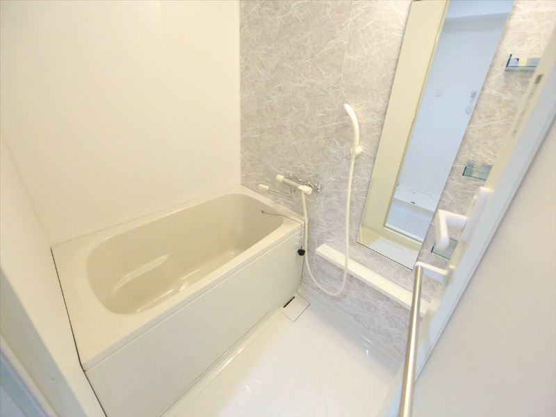 バス・シャワールーム　浴室暖房乾燥機付　24時間換気機能付バスルーム