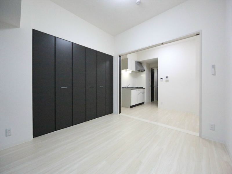 居室・リビング　洋室6帖　ＤＫ5.5帖　つなげても仕切っても使えます