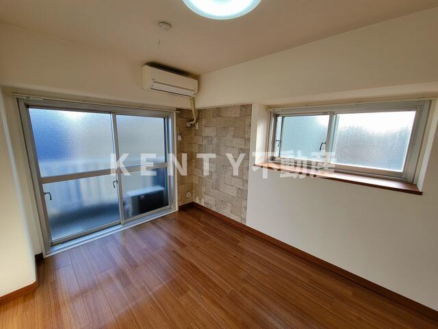 居室・リビング　こちらのリビングで趣味の時間をお楽しみください