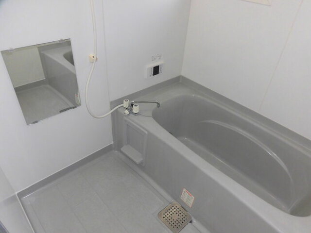 バス・シャワールーム　１０１　浴室