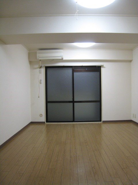 居室・リビング　９帖のお部屋です。