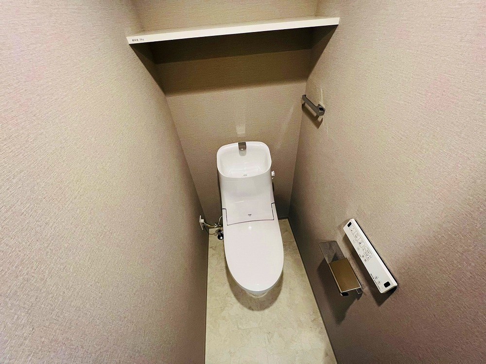 トイレ　同一物件別部屋写真