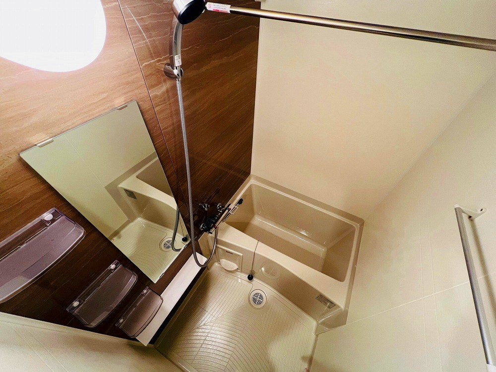 バス・シャワールーム　同一物件別部屋写真