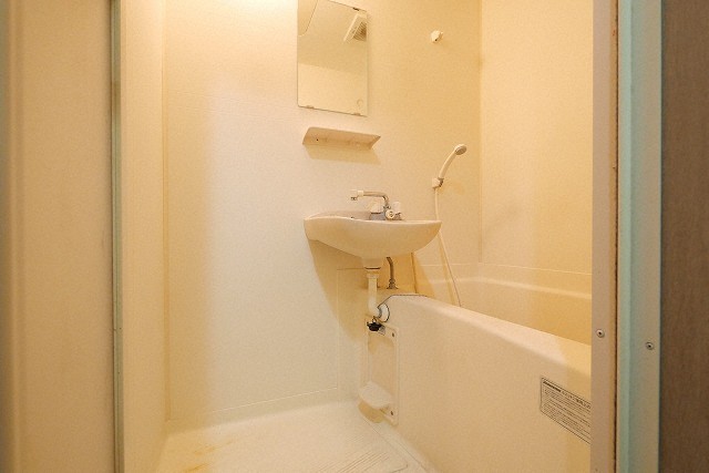 バス・シャワールーム　お風呂です