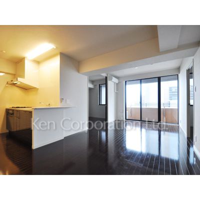 居室・リビング　同タイプ10階のお部屋を撮影。仕様が異なることがあります。