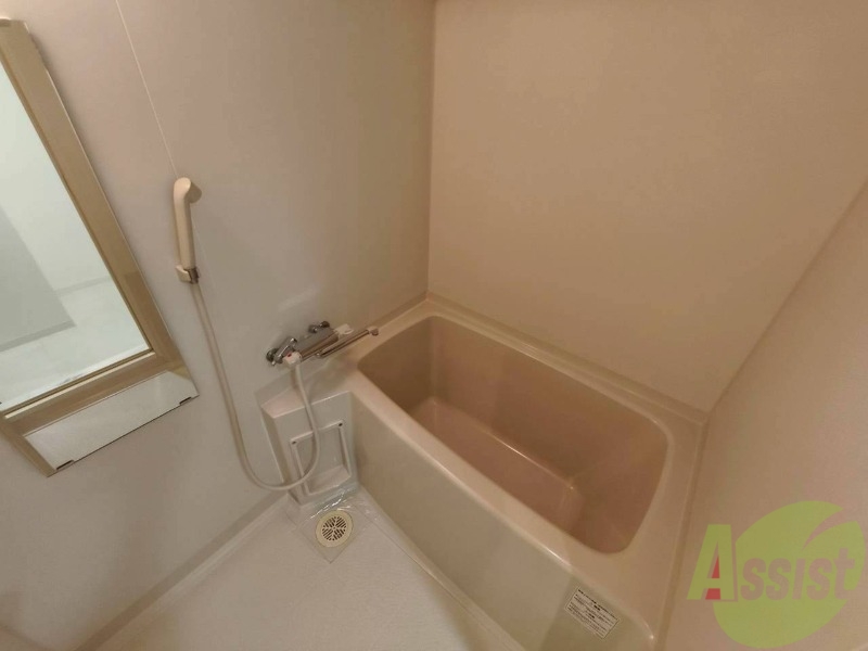 バス・シャワールーム　お風呂になります。一日の疲れを癒してくださいね。