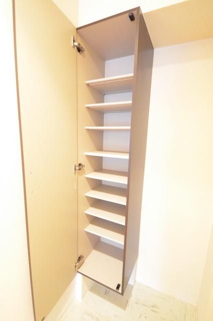 玄関　☆おひとりには贅沢な大きさ☆