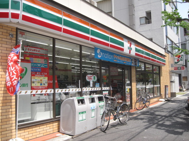 コンビニ　セブンイレブン（コンビニ）まで82m