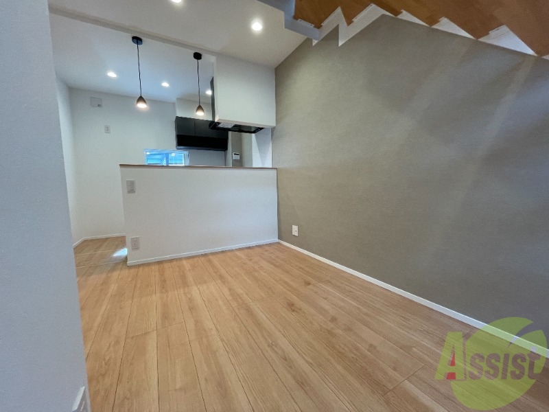 居室・リビング　こちらはリビングです。明るくていいですね。