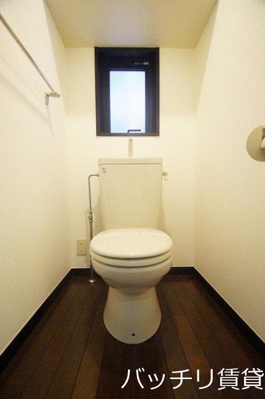 トイレ　別号室写真の為現況を優先致します。