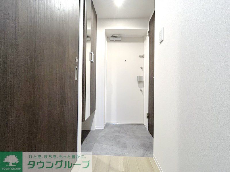 玄関　お部屋探しは株式会社　タウンハウジング　までお気軽にお問合…