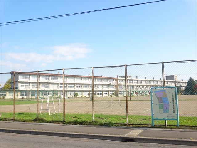 中学校　八戸市立小中野中学校（中学校）まで750m