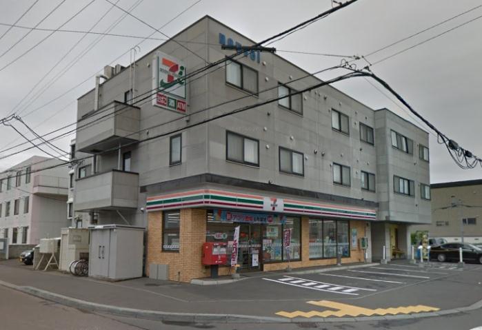 コンビニ　セブンイレブン（コンビニ）まで246m