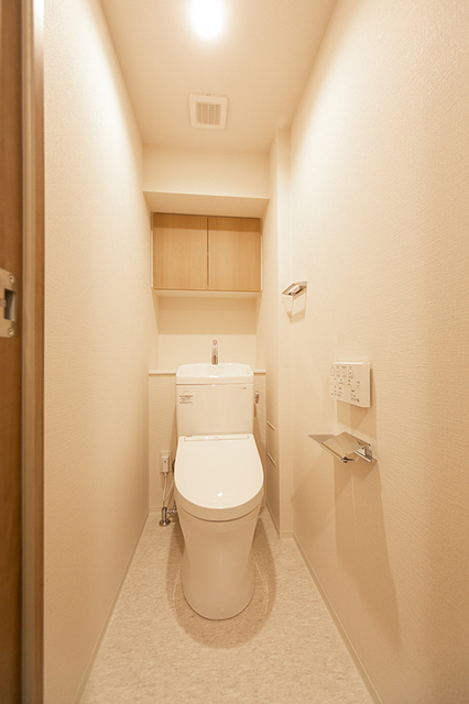 トイレ　※写真は同タイプ住戸です。