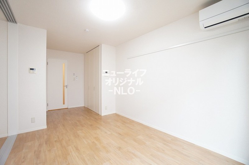 その他部屋・スペース　半透明で閉めていても圧迫感がないスライディングスクリーン