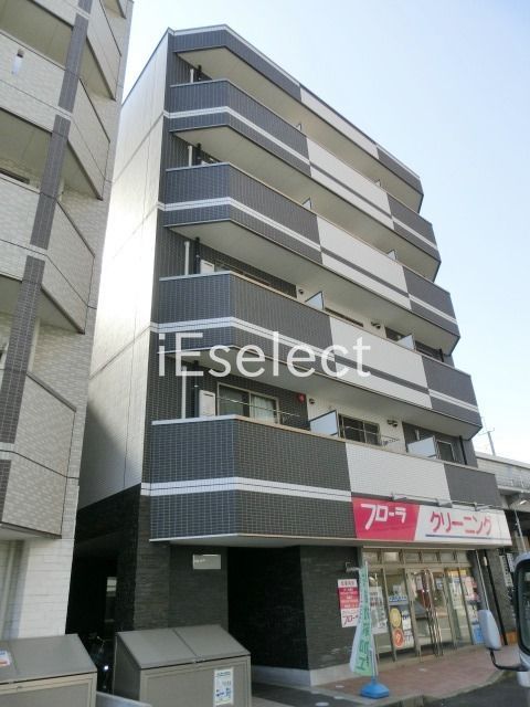 建物外観　駅まで１分。イオンも１分！