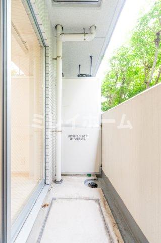 バルコニー　同建物内、別のお部屋の参考写真になります。