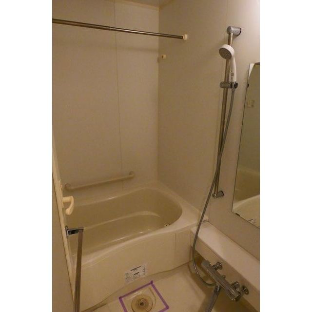 バス・シャワールーム　※別部屋の参考写真です。