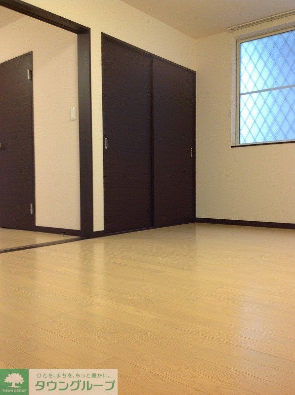 居室・リビング　床材や設備は号室によって異なります。