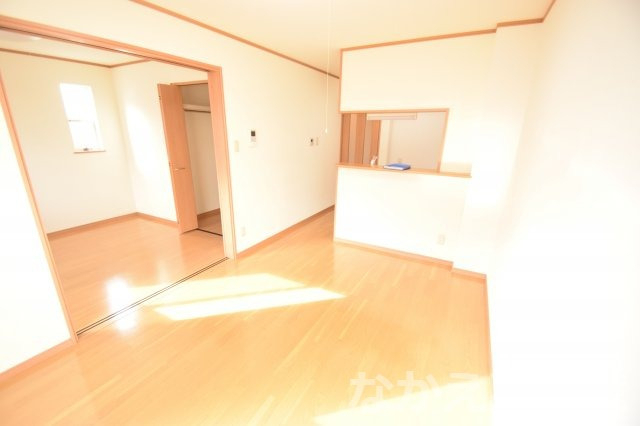 その他部屋・スペース　広くて明るい寝室