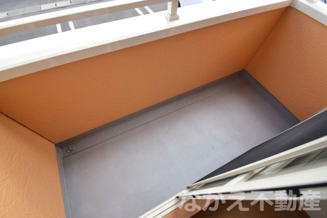 バルコニー　暖かな日差しのふりそそぐバルコニー