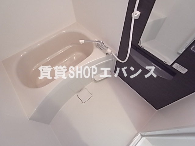 バス・シャワールーム　落ち着いた空間のお風呂です
