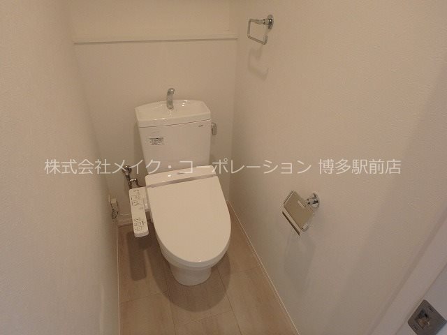 トイレ　※入居中の為別部屋写真使用現状優先