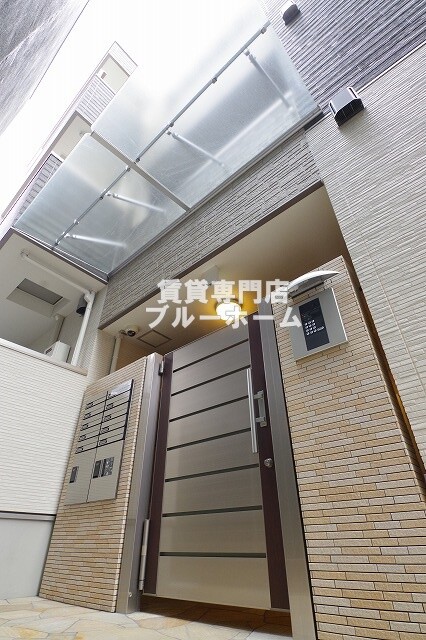 建物外観　木造３階建ての綺麗な物件！
