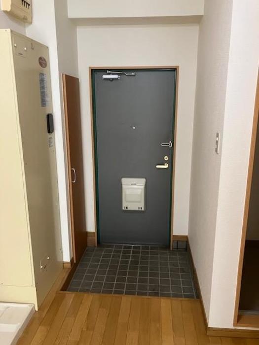 玄関　シューズボックス付きのすっきりした玄関♪