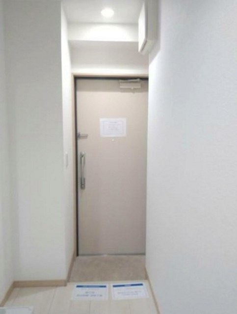 玄関　参考写真　同物件別部屋