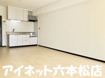 居室・リビング　広々としたリビングです