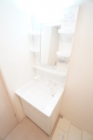 洗面設備　※同物件・同タイプの写真です。