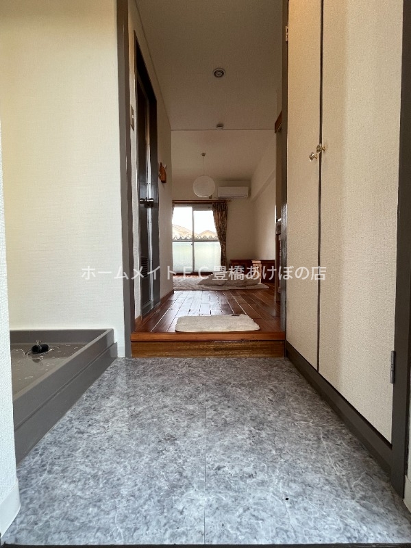 玄関　同型別部屋写真