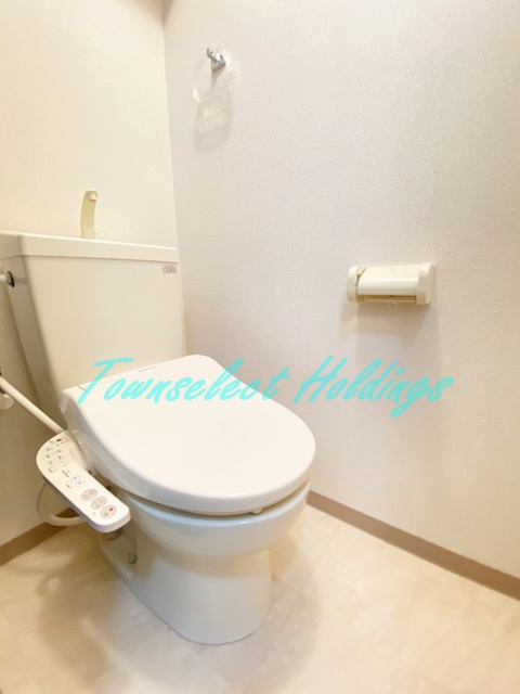 トイレ　温水洗浄便座付き♪