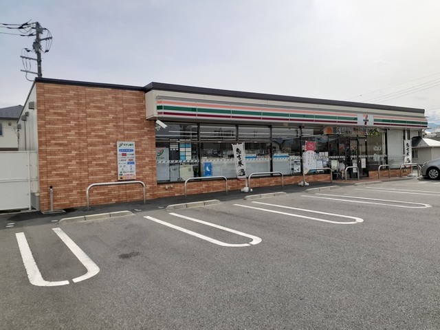 コンビニ　セブンイレブン甲府朝気1丁目店（コンビニ）まで270m
