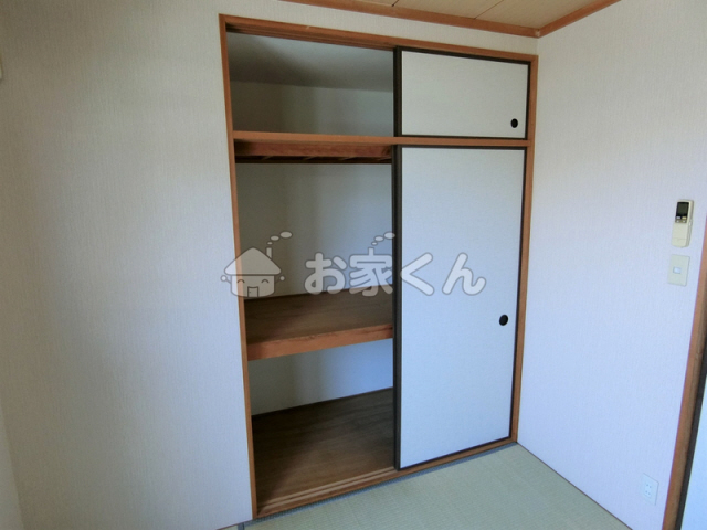 収納　押入
