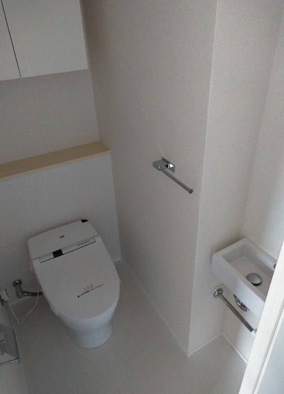 トイレ　※同仕様写真