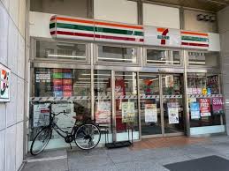 コンビニ　セブンイレブン文京湯島3丁目店（コンビニ）まで195m