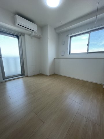 その他部屋・スペース　開放的な寝室です