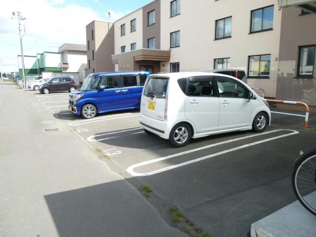 駐車場　駐車場