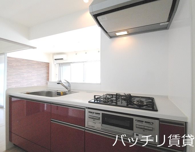 キッチン　別号室写真の為、現況を優先します。