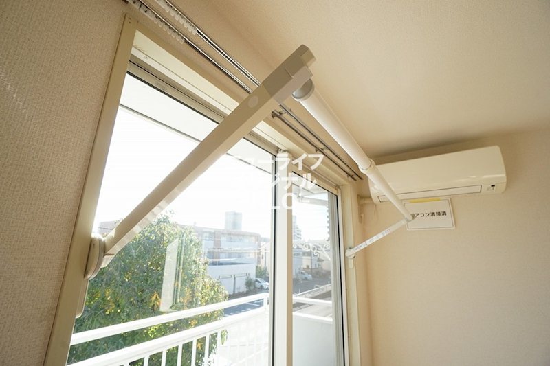 その他設備　室内物干し　雨天時にも安心してお洗濯ができます☆